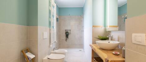 Panoramic Apartment | Bathroom