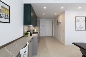 Lägenhet Panoramic | Vardagsrum | 43-tums smart-tv med digitalkanaler