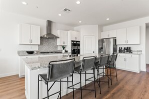 Private kitchen - Barefoot Paradise - Step into a world of perfection, relaxation and fun! (Coachella)