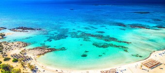 Kalisti Estate: 6-Bedroom / 500m to Beach/ Private Pool / Playground / BBQ Area