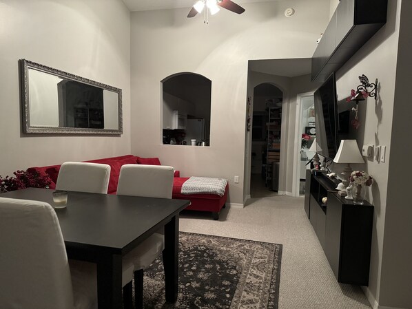 Interior - Cozy 1/1Apartment (Hollywood)