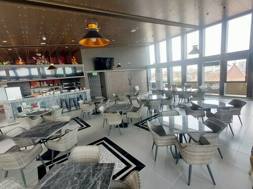 Eno Front One Hotel Semarang