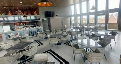 Eno Front One Hotel Semarang