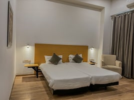 In-room safe, desk, iron/ironing board, free WiFi