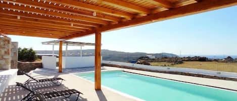 Piscine extérieure (ouverte en saison)