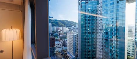 Deluxe Twin Room | 2 室のベッドルーム、防音設備、WiFi (無料)