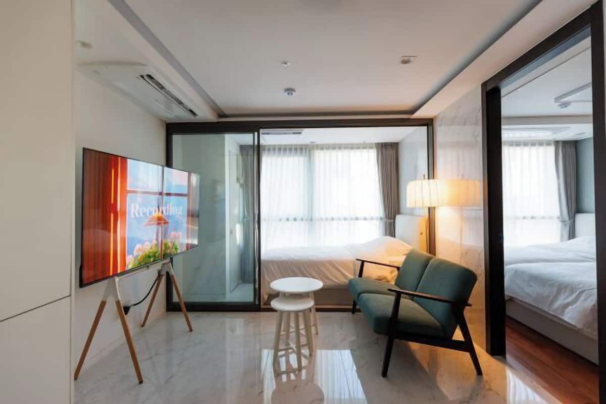 2 habitaciones, sistema de insonorización y wifi gratis