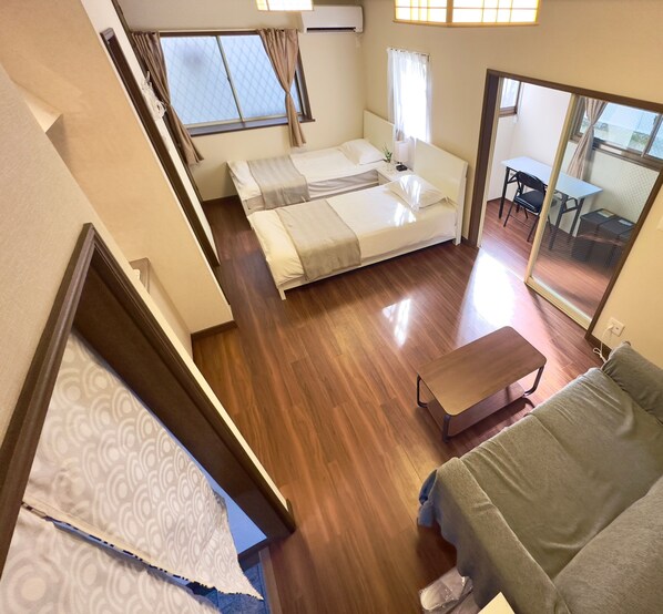 1 室のベッドルーム、デスク、WiFi、ベッドシーツ