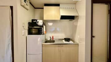 Microondas y placa de cocina