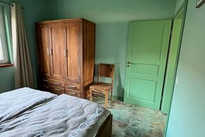 1 chambre, fer et planche à repasser, lit parapluie, Wi-Fi gratuit