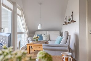 TV, bøker og stereoanlegg