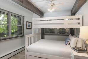 2 bedrooms, iron/ironing board, WiFi, bed sheets - Top of the Village~Ski-in/out~HT~Pool~Grill~Parking (Snowmass Village)