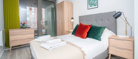 2 bedrooms, iron/ironing board, WiFi, bed sheets