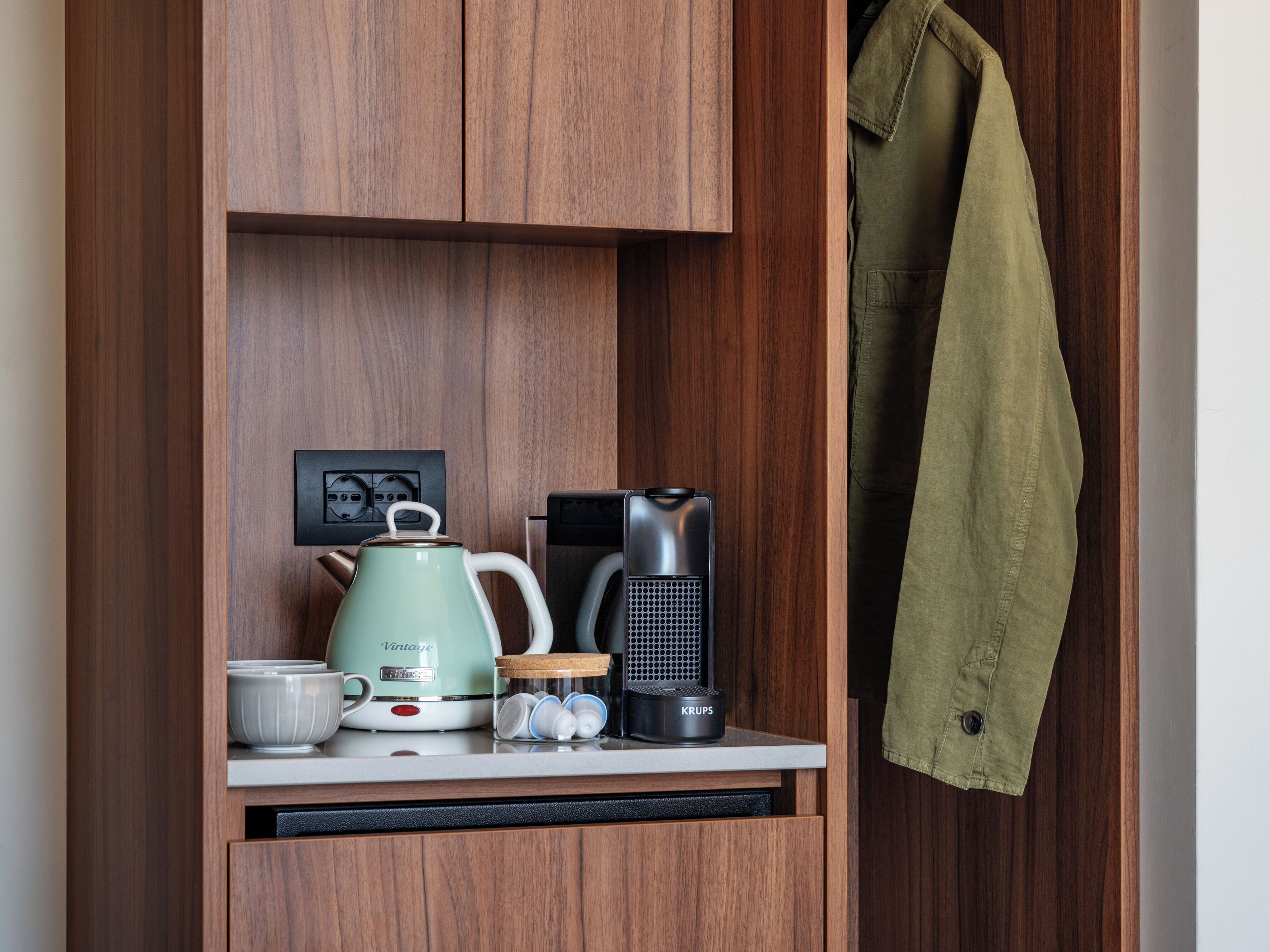 高档床上用品、笔记本电脑工作区、免费 WiFi、床单