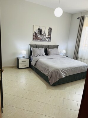 2 bedrooms, travel crib, WiFi, bed sheets - Situated in Tirana, 700 metres from Skanderbeg Square. (Tirana)