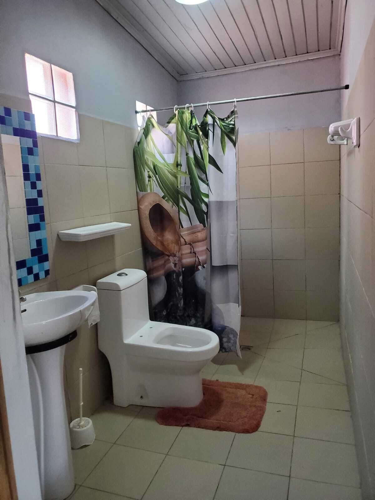 Bungalow Familial, accessible aux personnes à mobilité réduite, accès piscine | Salle de bain