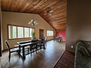 Dining - Breathtaking views of Bald Knob Cross, just 2 minutes from Walkers Bluff Casino! (Carbondale)