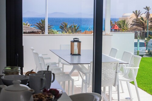 Luxury Villa with Stunning Ocean & Mountain View’s