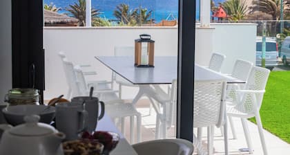 Luxury Villa with Stunning Ocean & Mountain View’s