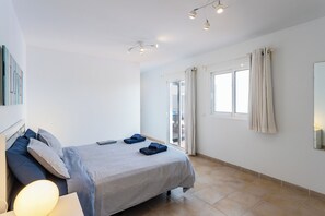 5 quartos, cofres nos quartos, ferros/tábuas de passar roupa