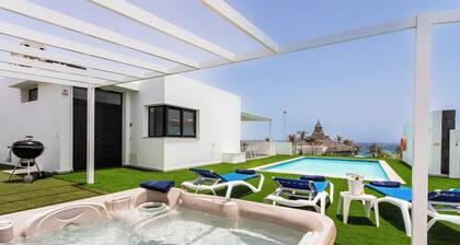 Luxury Villa with Stunning Ocean & Mountain View’s
