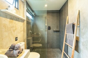 Villa | Bathroom