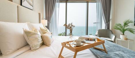 Deluxe Apartment, Balcony, Sea View | 2 bedrooms, individually decorated, iron/ironing board, free WiFi