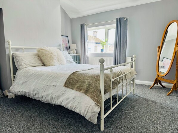 1 غرفة نوم ومكواة/لوح كي وسرير سفر وواي فاي