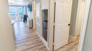 Interior - Beachsid Bungalow @ Victorian Sleeps 8 (Galveston)