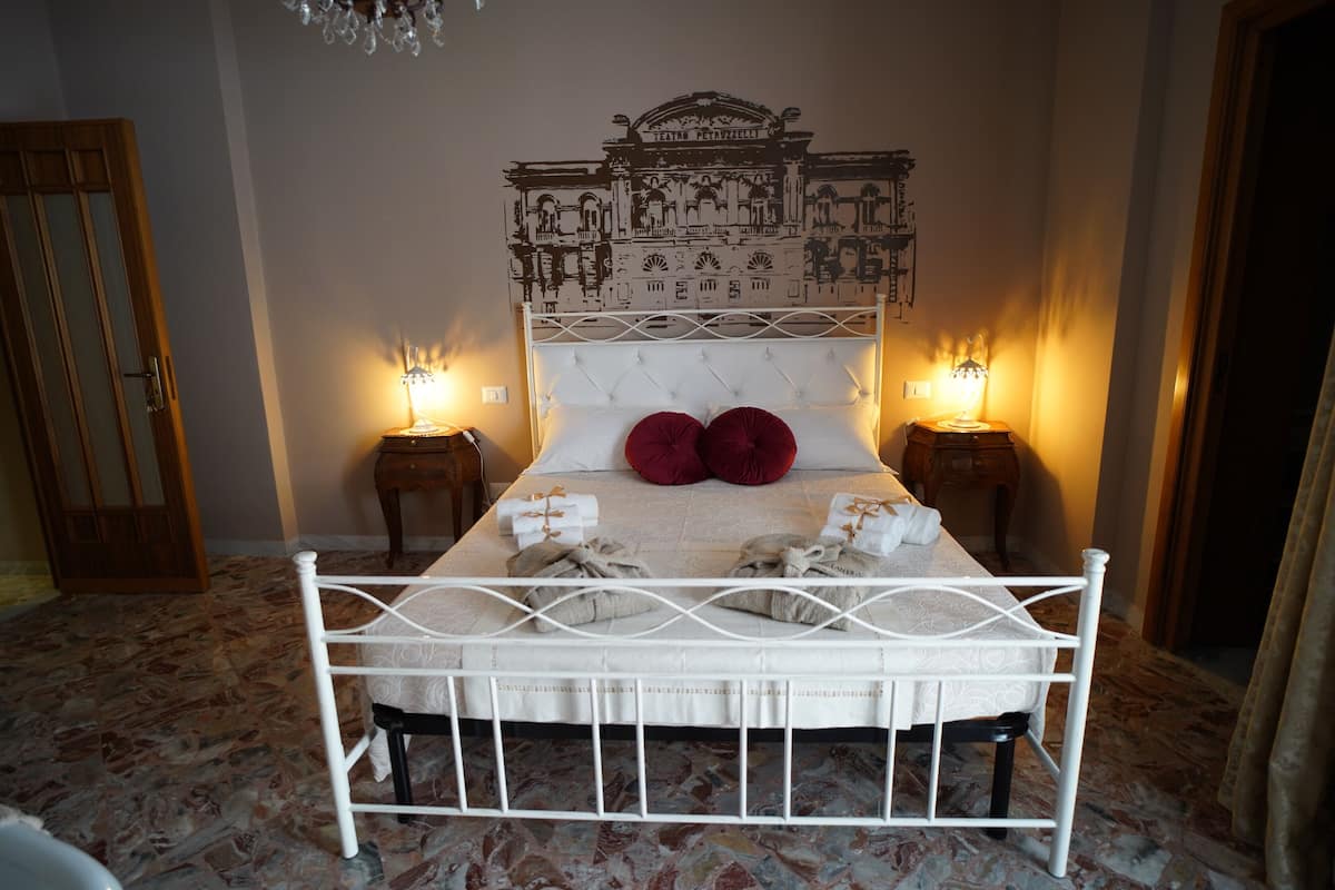Superior-Zimmer, 1 Doppelbett | 1 Schlafzimmer, Bügeleisen/Bügelbrett, kostenloses WLAN