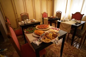 Petit déjeuner buffet compris tous les jours