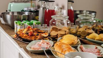 Free daily buffet breakfast