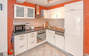 Kühlschrank, Ofen, Herdplatte, Geschirrspüler