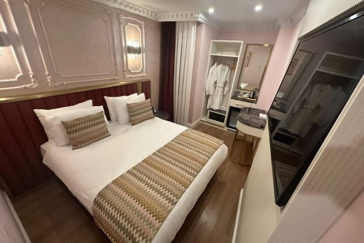 Hochwertige Bettwaren, Minibar, Zimmersafe, Schreibtisch