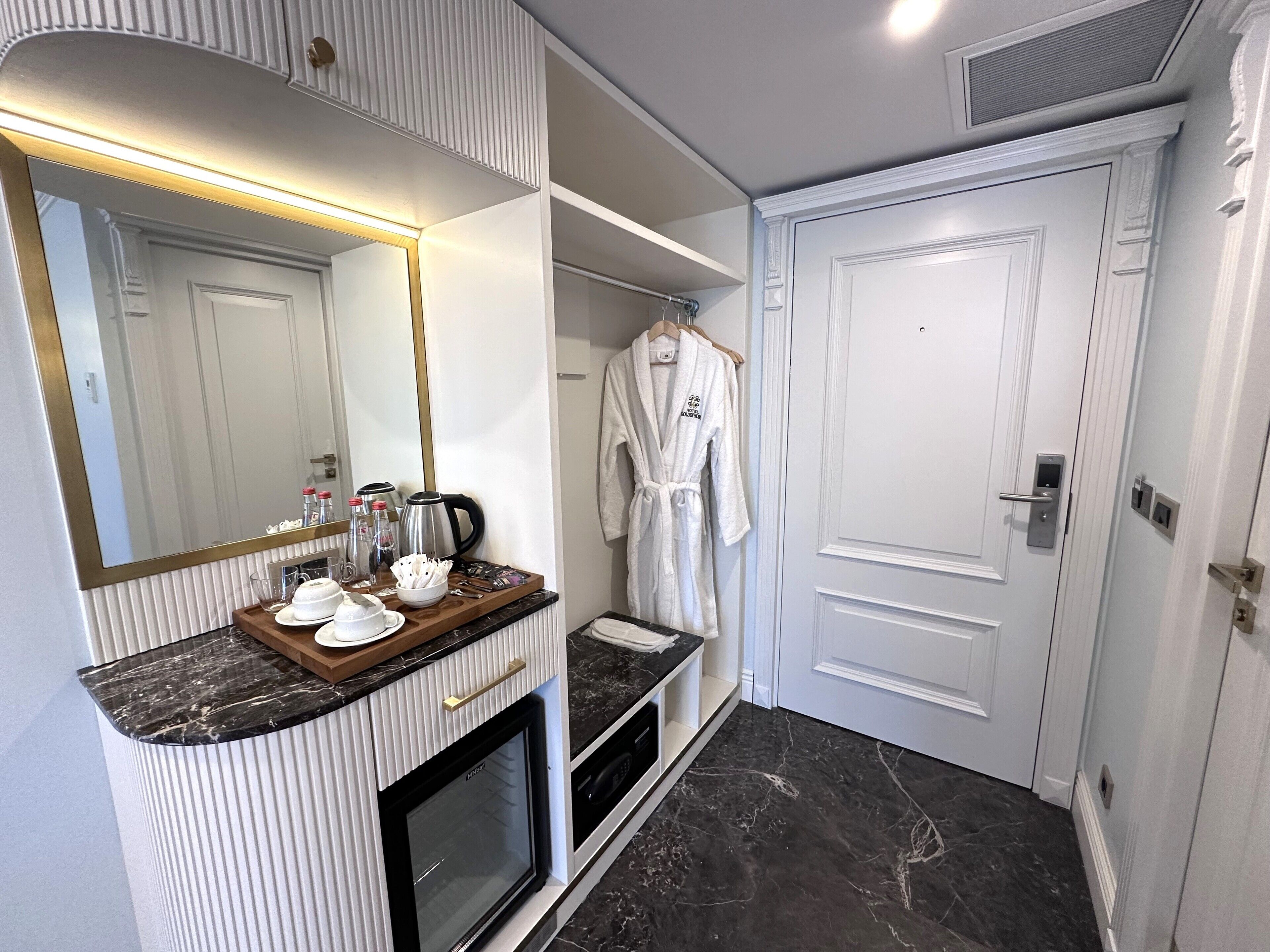 Photo - Golden Horn Hotel