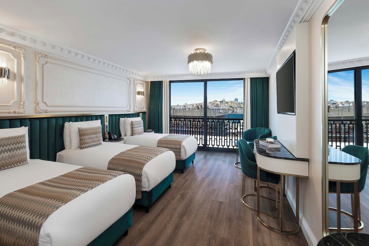 Premium bedding, minibar, in-room safe, desk