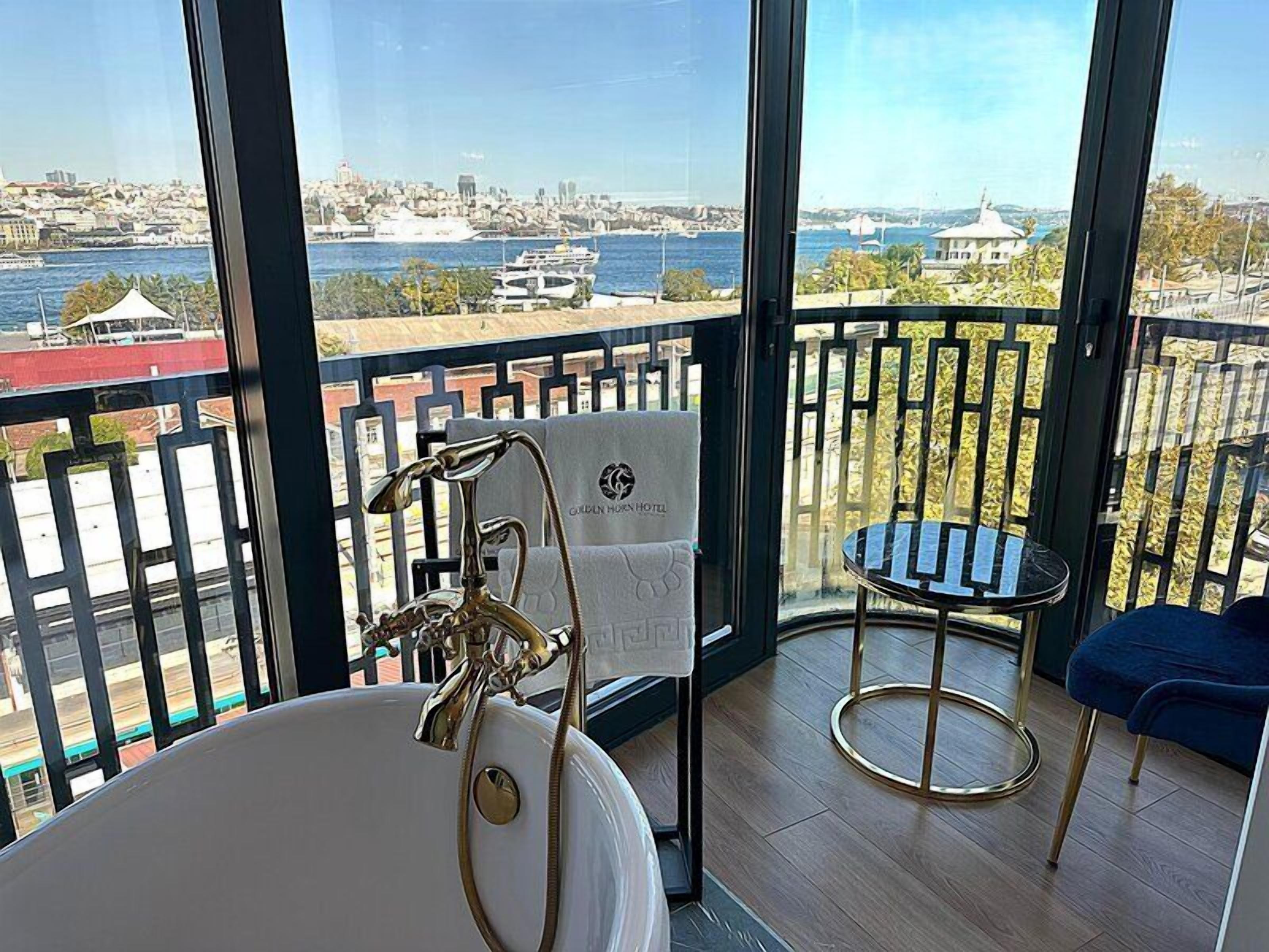Presidential-Zimmer, Badewanne, Meerblick | Innenbereich