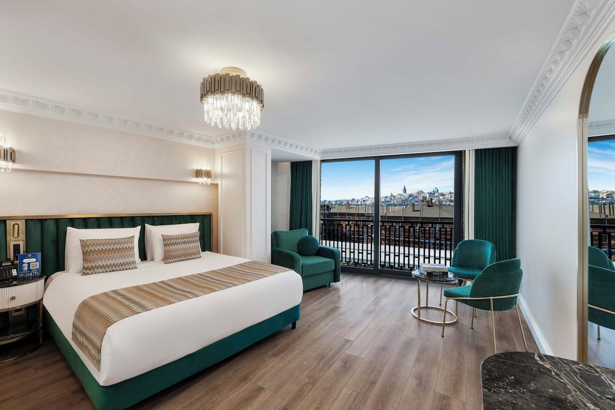 Premium Room, Sea View | Premium bedding, minibar, in-room safe, desk