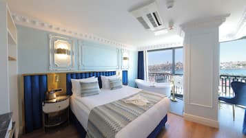 Presidential Room, Bathtub, Sea View | Premium bedding, minibar, in-room safe, desk