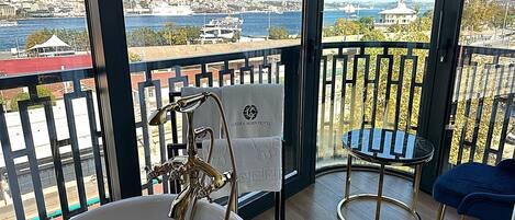 Presidential Room, Bathtub, Sea View | Interior