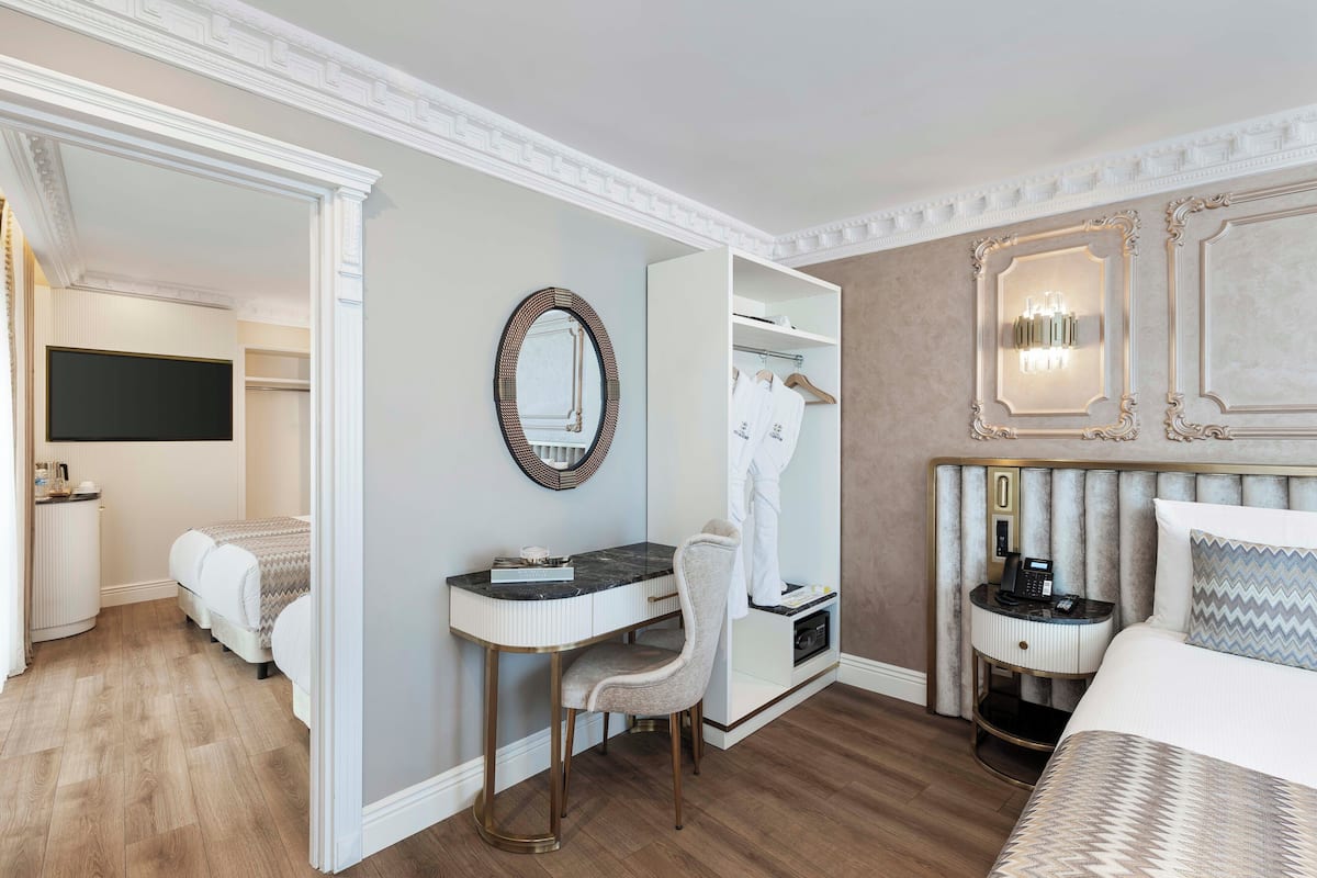 Premium bedding, minibar, in-room safe, desk