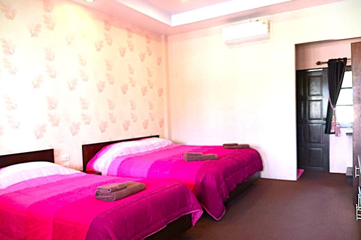 Superior Double or Twin Room | Laptop workspace