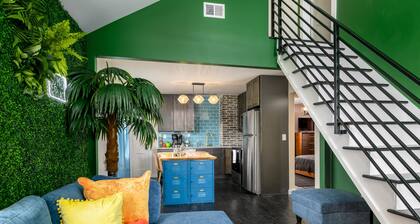 New! Welcome to the Jungle, Baby! 3br2ba Hot Tub!