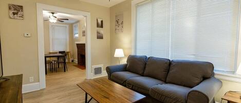 TV, peis og kontorer