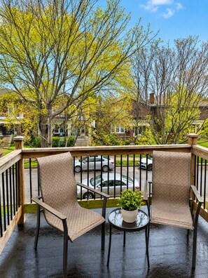 Property grounds - Central Apt with Office & Balcony (Saint Louis)