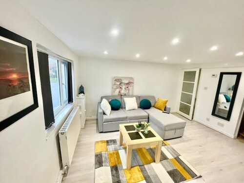 2 bedrooms haven near NEC, Airport