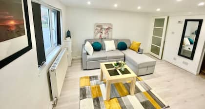 2 bedrooms haven near NEC, Airport