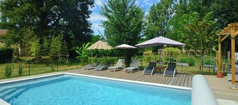 Walking distance to Excideuil (restaurants, bakeries, shops & excellent weekly market)