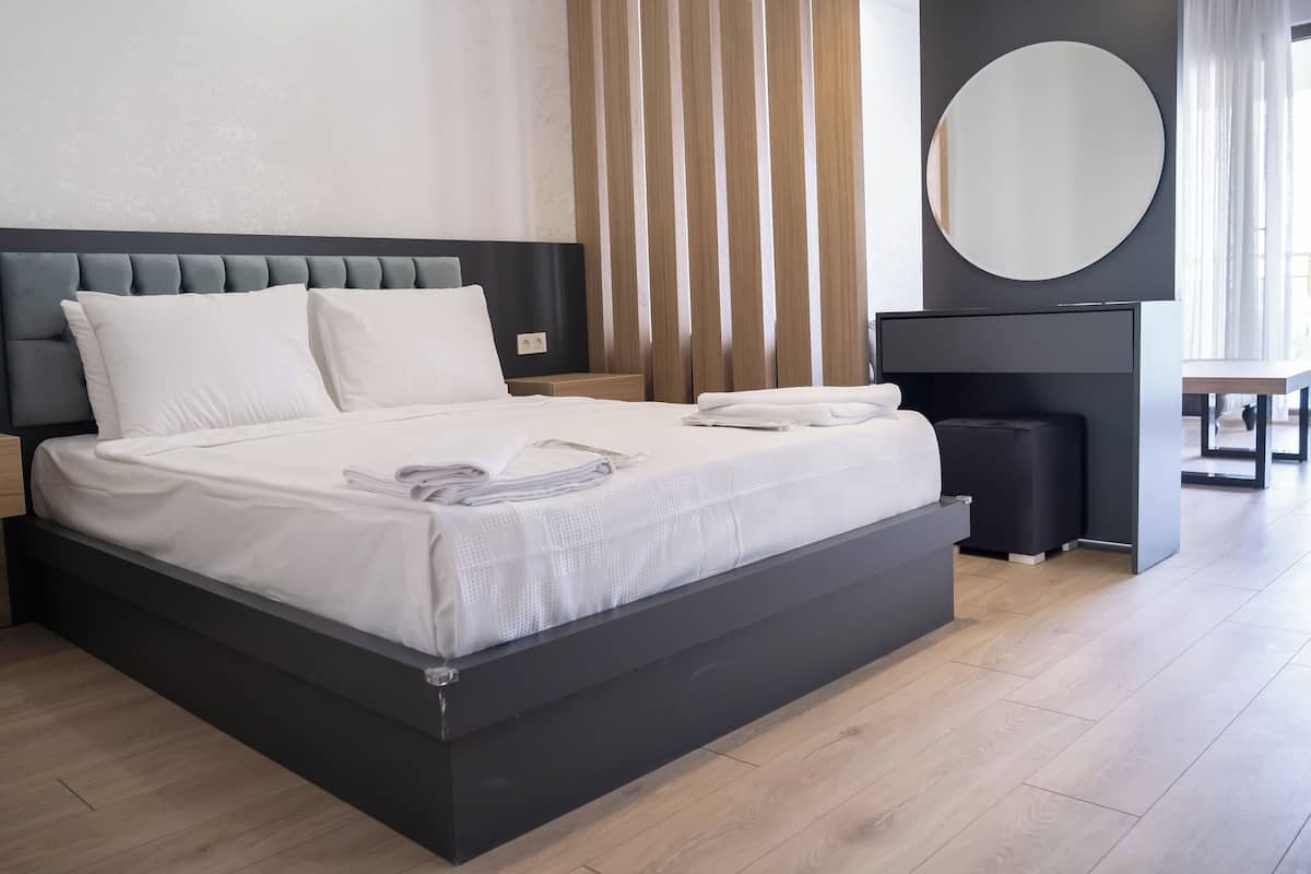 Junior studio suite | 1 slaapkamer, luxe beddengoed, een minibar, verduisterende gordijnen