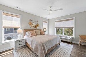 5 bedrooms, iron/ironing board, travel crib, free WiFi - 5BR Beauty Near Bethany-Community Pool; Linens (Ocean View)